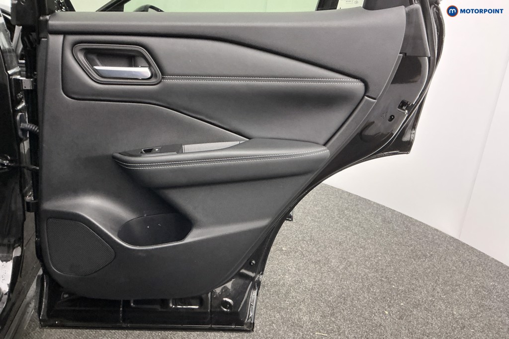 Nissan Qashqai N-Connecta Manual Petrol SUV - Stock Number (1591076) - 35th supplementary image
