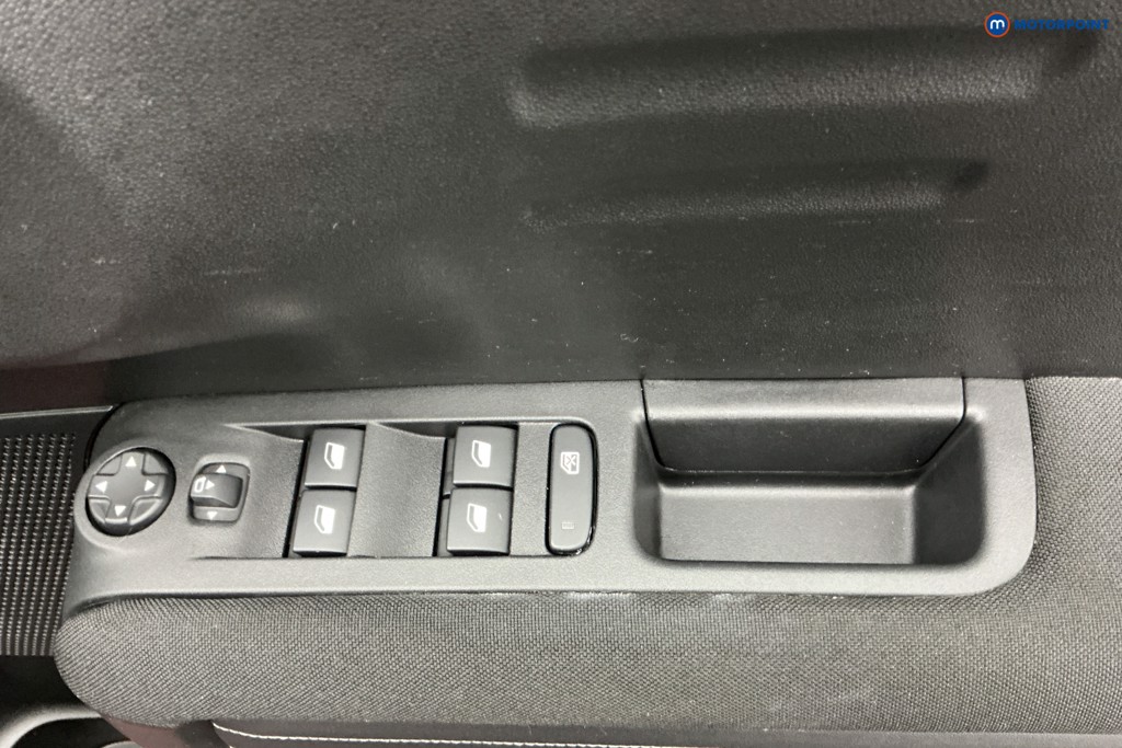 Citroen C3 Aircross Shine Plus Automatic Petrol SUV - Stock Number (1600453) - 25th supplementary image