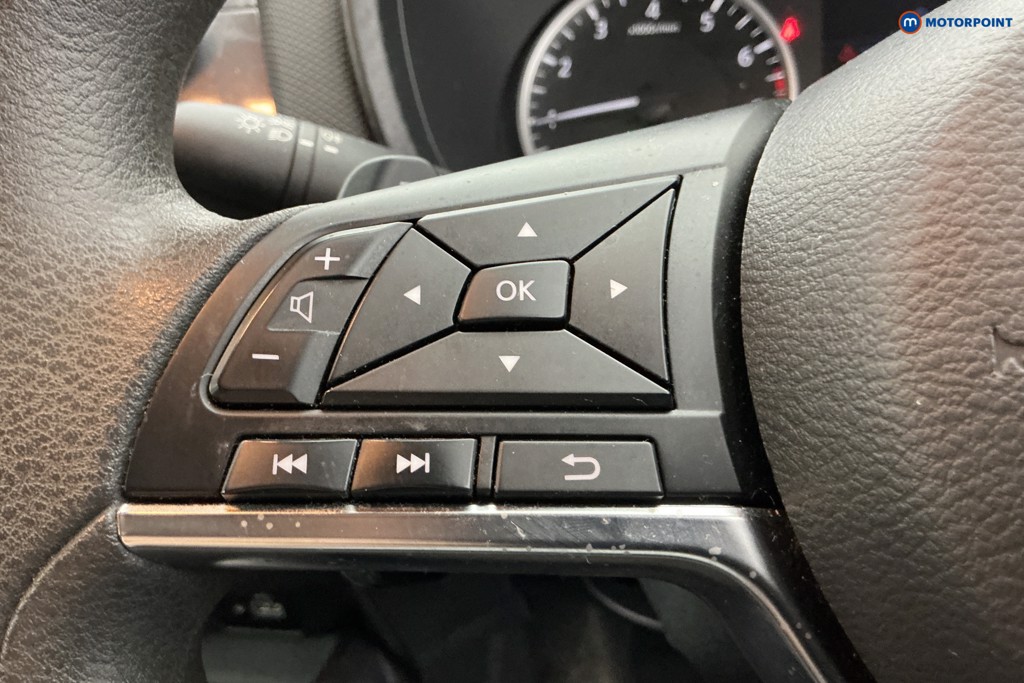 Nissan Juke Acenta Automatic Petrol SUV - Stock Number (1601380) - 22nd supplementary image