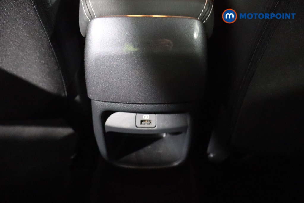 Nissan Juke N-Connecta Automatic Petrol SUV - Stock Number (1586043) - 21st supplementary image