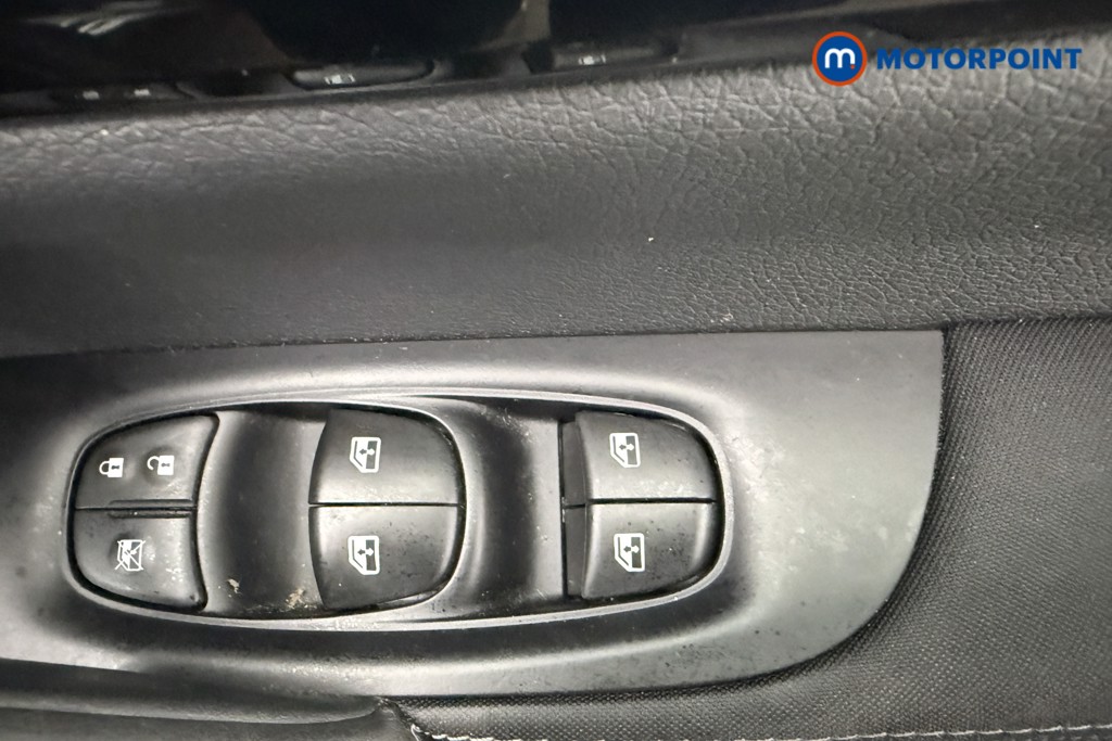 Nissan Qashqai Acenta Premium Manual Petrol SUV - Stock Number (1590018) - 19th supplementary image