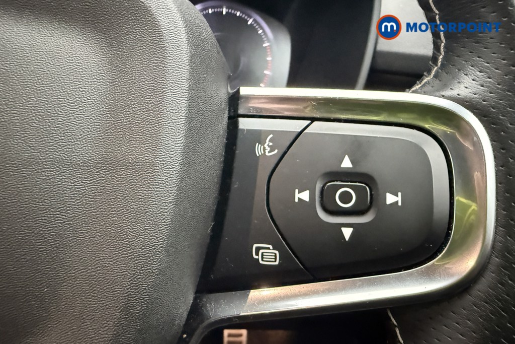 Volvo Xc40 R Design Manual Petrol SUV - Stock Number (1593737) - 15th supplementary image