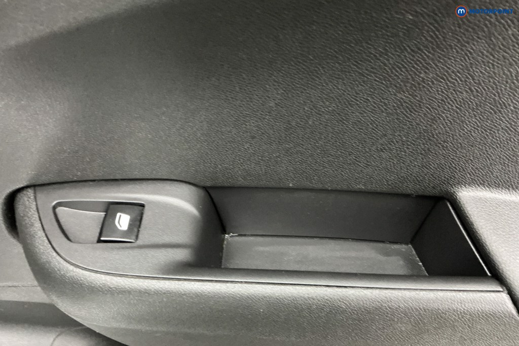 Vauxhall Crossland Ultimate Automatic Petrol SUV - Stock Number (1595665) - 33rd supplementary image