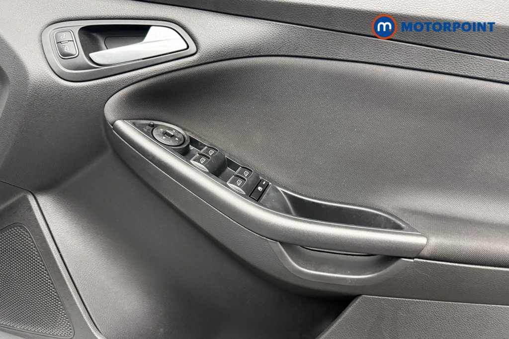 Ford Focus St-Line X Manual Petrol Hatchback - Stock Number (1595730) - 18th supplementary image