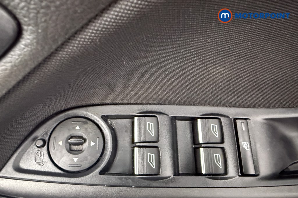 Ford Focus St-Line X Manual Petrol Hatchback - Stock Number (1595730) - 19th supplementary image