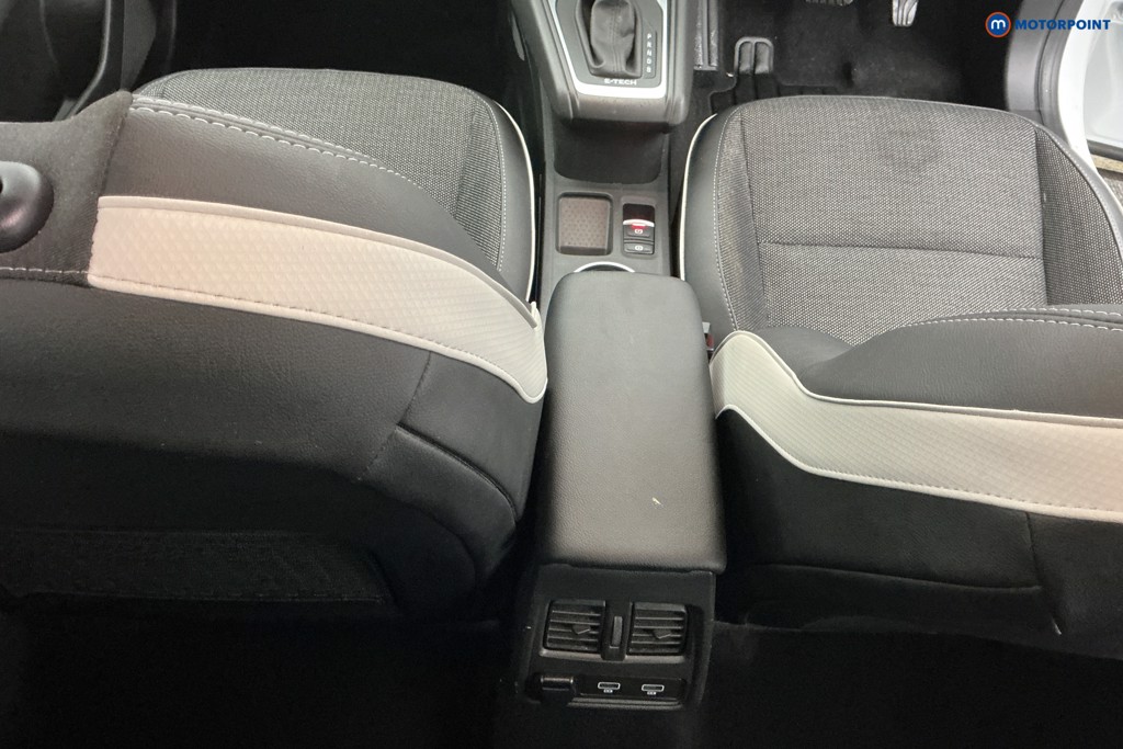 Renault Captur Techno Automatic Petrol Plug-In Hybrid SUV - Stock Number (1597319) - 13th supplementary image