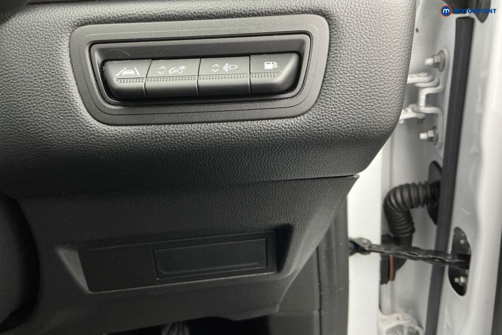 Renault Captur Techno Automatic Petrol Plug-In Hybrid SUV - Stock Number (1597319) - 26th supplementary image