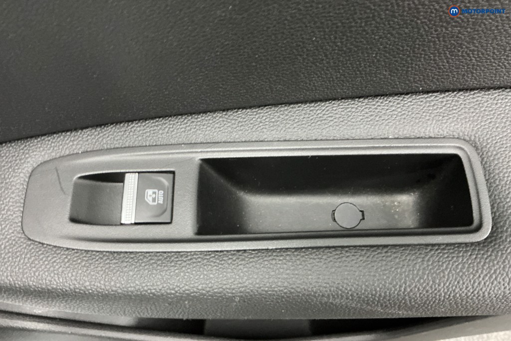 Renault Captur Techno Automatic Petrol Plug-In Hybrid SUV - Stock Number (1597319) - 31st supplementary image