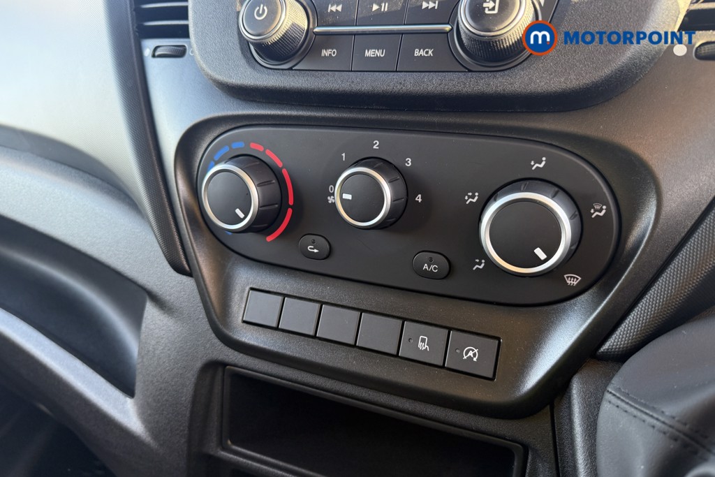 Iveco Daily Business Manual Diesel High Volume-High Roof Van - Stock Number (1597406) - 9th supplementary image