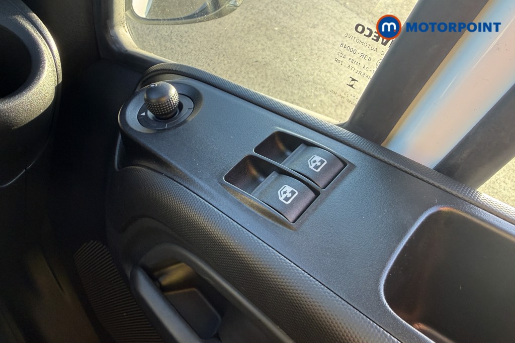 Iveco Daily Business Manual Diesel High Volume-High Roof Van - Stock Number (1597406) - 10th supplementary image