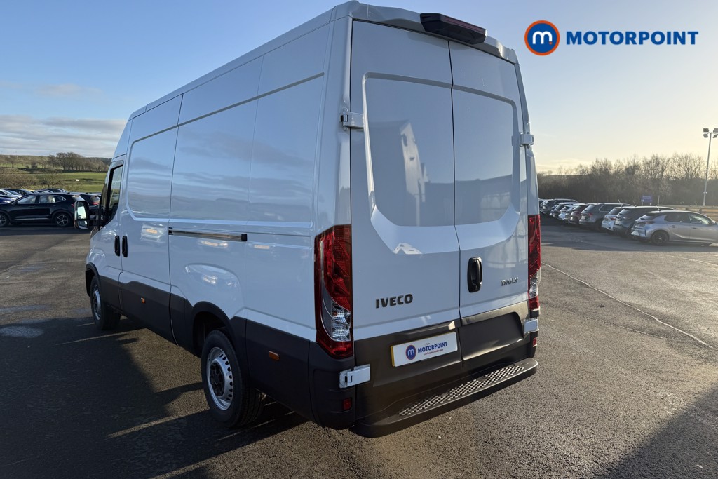 Iveco Daily Business Manual Diesel High Volume-High Roof Van - Stock Number (1597406) - Passenger side rear corner