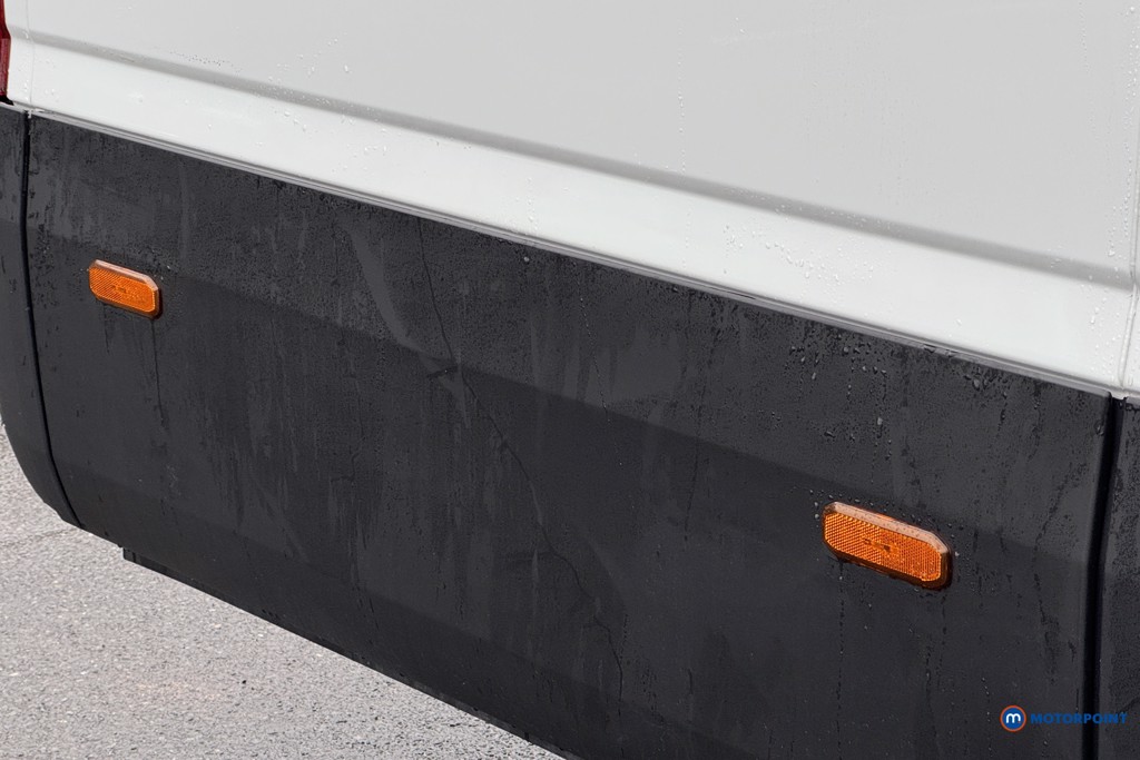 Iveco Daily Business Manual Diesel High Volume-High Roof Van - Stock Number (1597428) - 4th supplementary image