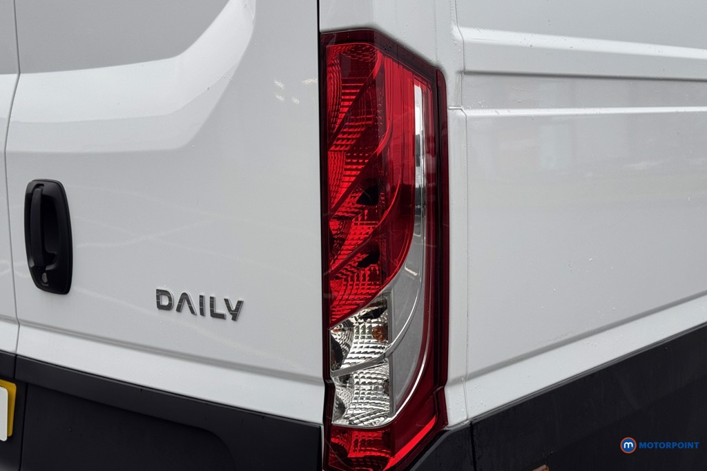 Iveco Daily Business Manual Diesel High Volume-High Roof Van - Stock Number (1597428) - 5th supplementary image