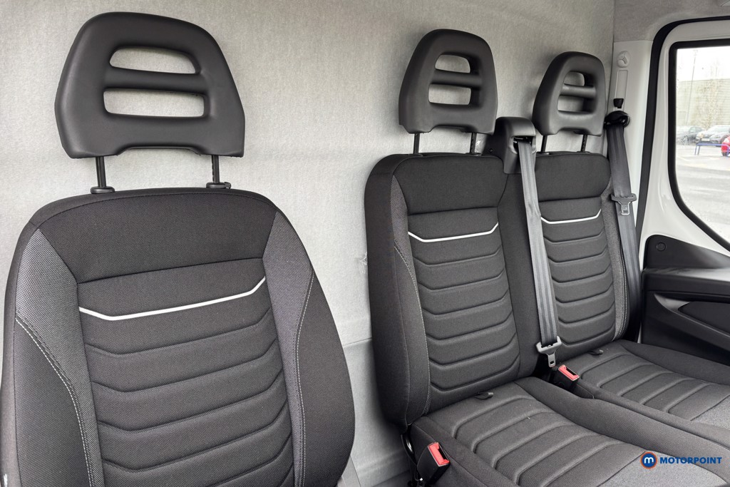 Iveco Daily Business Manual Diesel High Volume-High Roof Van - Stock Number (1597428) - 9th supplementary image