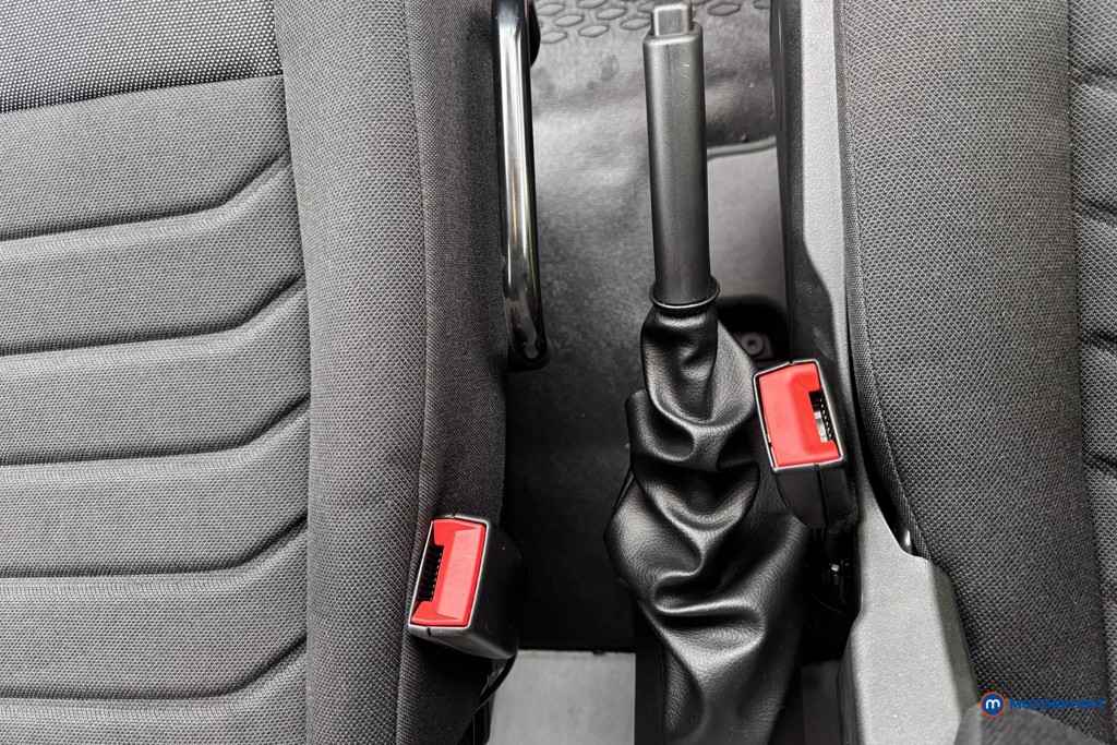 Iveco Daily Business Manual Diesel High Volume-High Roof Van - Stock Number (1597428) - 10th supplementary image