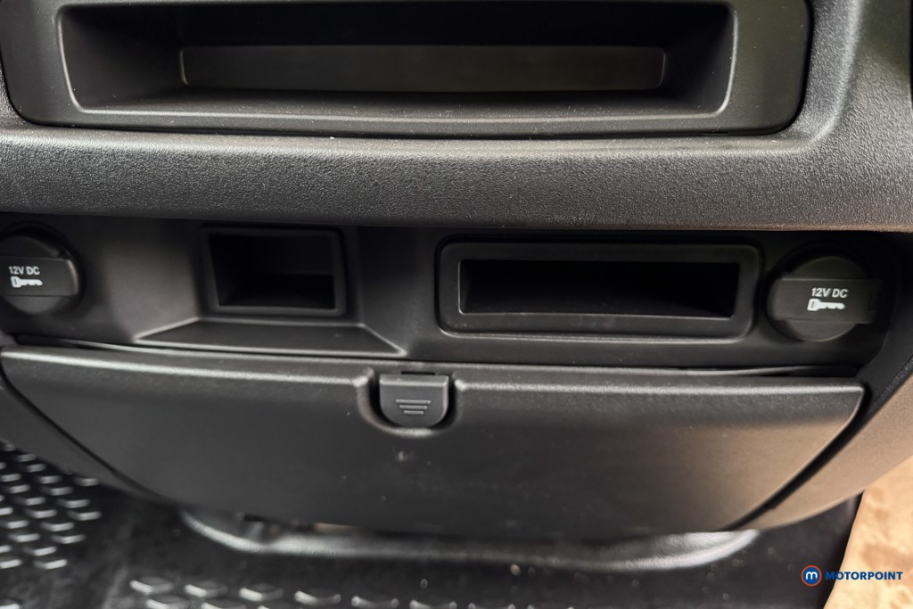 Iveco Daily Business Manual Diesel High Volume-High Roof Van - Stock Number (1597428) - 11th supplementary image