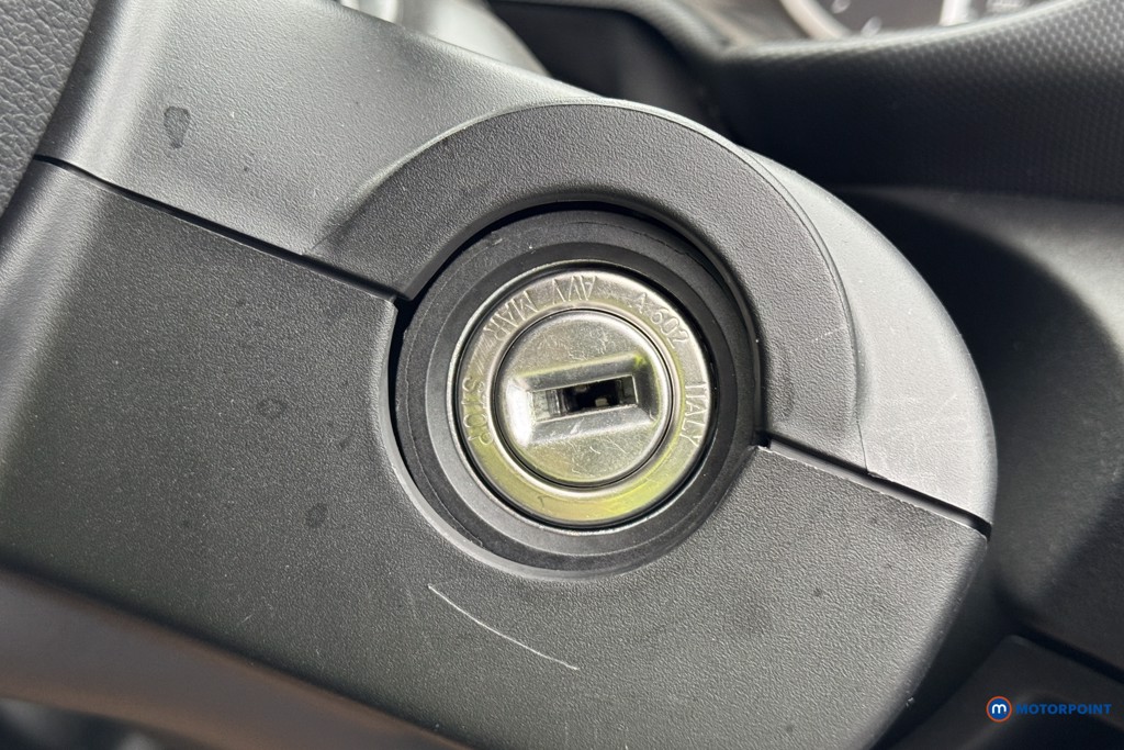 Iveco Daily Business Manual Diesel High Volume-High Roof Van - Stock Number (1597428) - 20th supplementary image