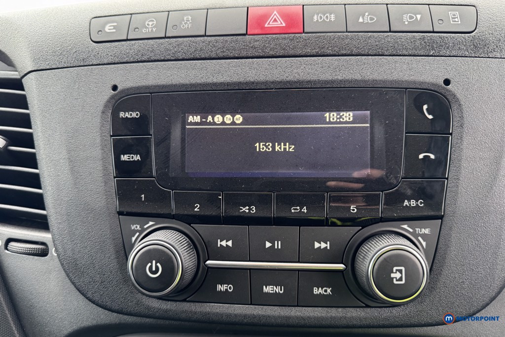 Iveco Daily Business Manual Diesel High Volume-High Roof Van - Stock Number (1597428) - 24th supplementary image