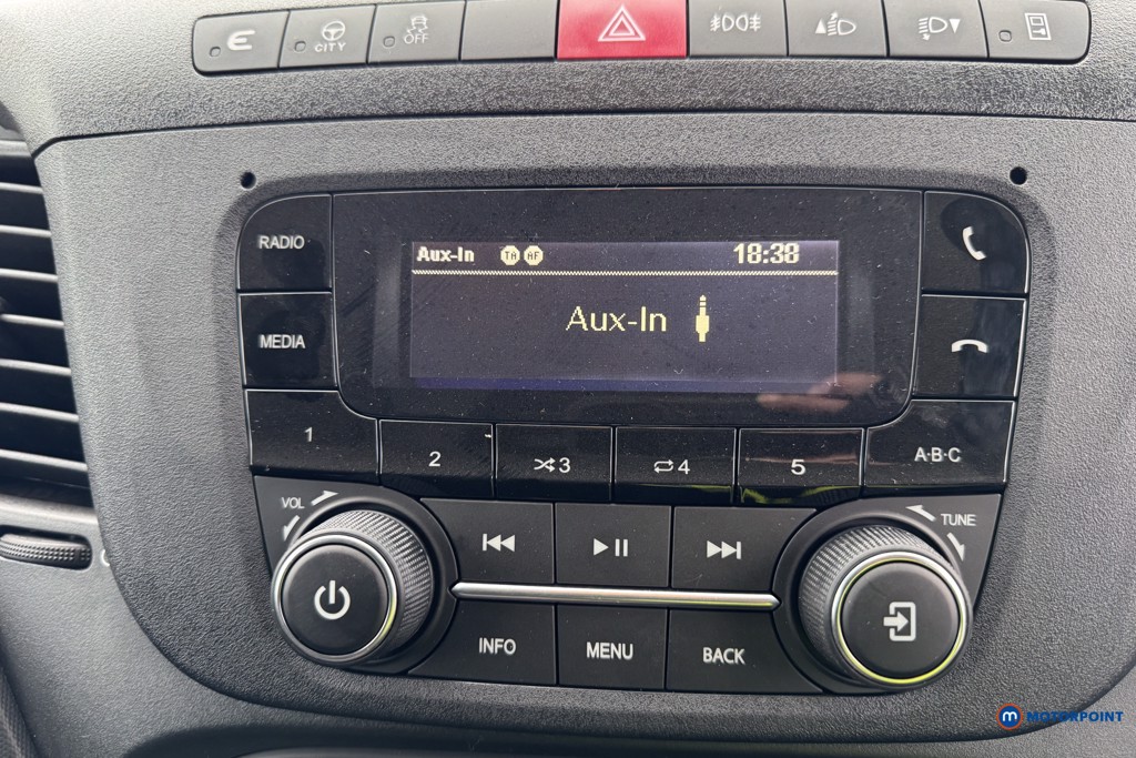 Iveco Daily Business Manual Diesel High Volume-High Roof Van - Stock Number (1597428) - 25th supplementary image