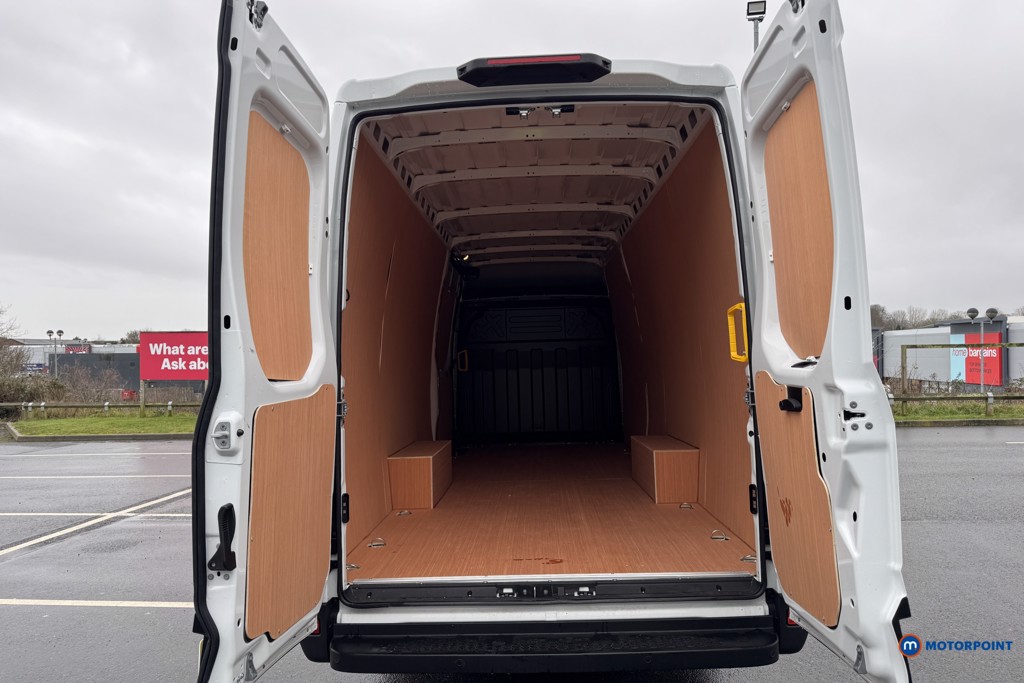 Iveco Daily Business Manual Diesel High Volume-High Roof Van - Stock Number (1597428) - 29th supplementary image
