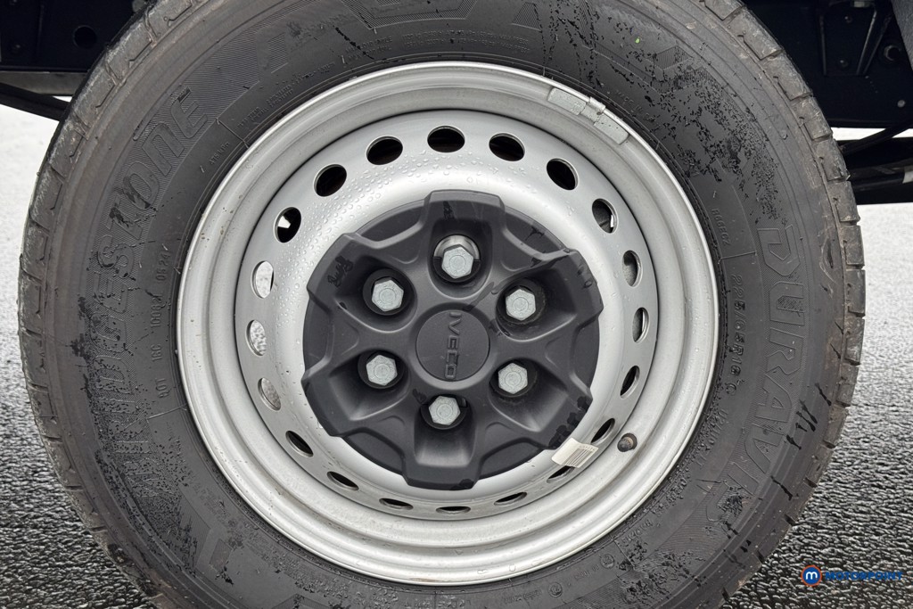 Iveco Daily Business Manual Diesel High Volume-High Roof Van - Stock Number (1597428) - 34th supplementary image