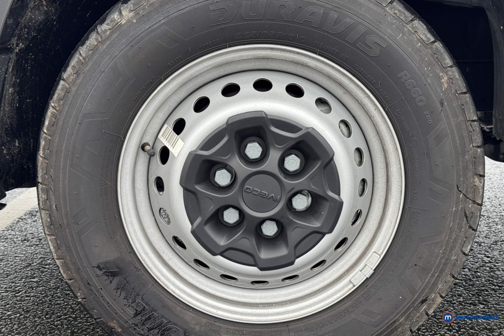 Iveco Daily Business Manual Diesel High Volume-High Roof Van - Stock Number (1597428) - 36th supplementary image