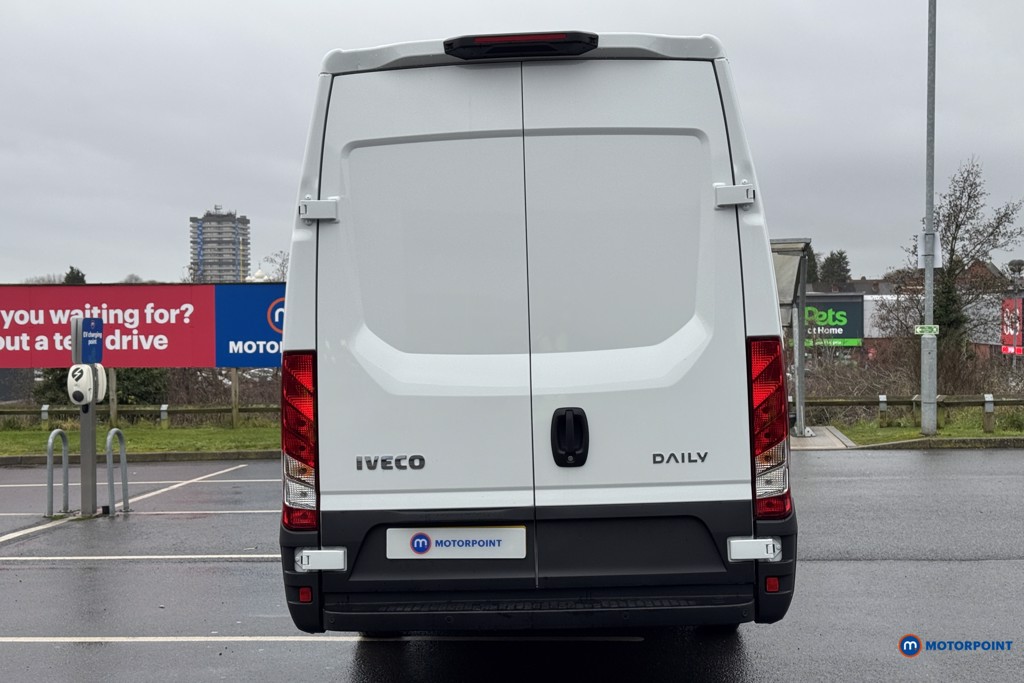 Iveco Daily Business Manual Diesel High Volume-High Roof Van - Stock Number (1597428) - Rear bumper