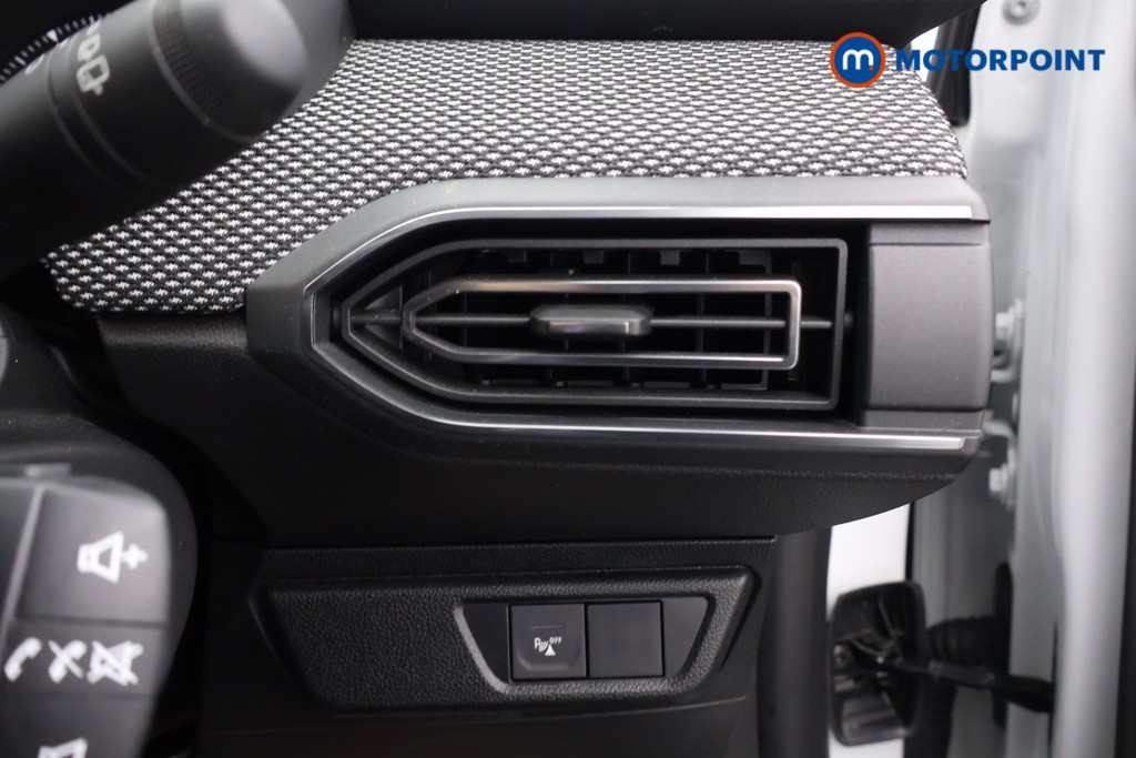 Dacia Sandero Comfort Manual Petrol Hatchback - Stock Number (1598276) - 8th supplementary image