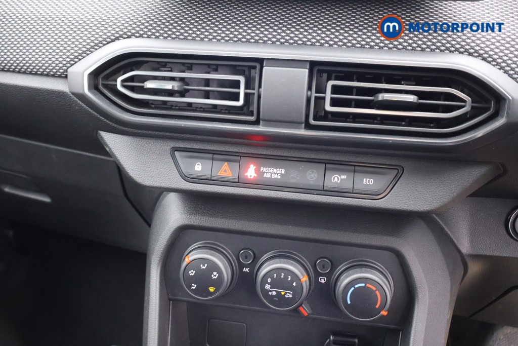 Dacia Sandero Comfort Manual Petrol Hatchback - Stock Number (1598276) - 12th supplementary image