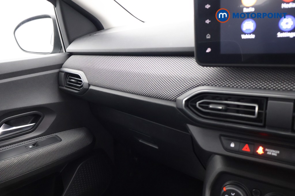 Dacia Sandero Comfort Manual Petrol Hatchback - Stock Number (1598276) - 14th supplementary image