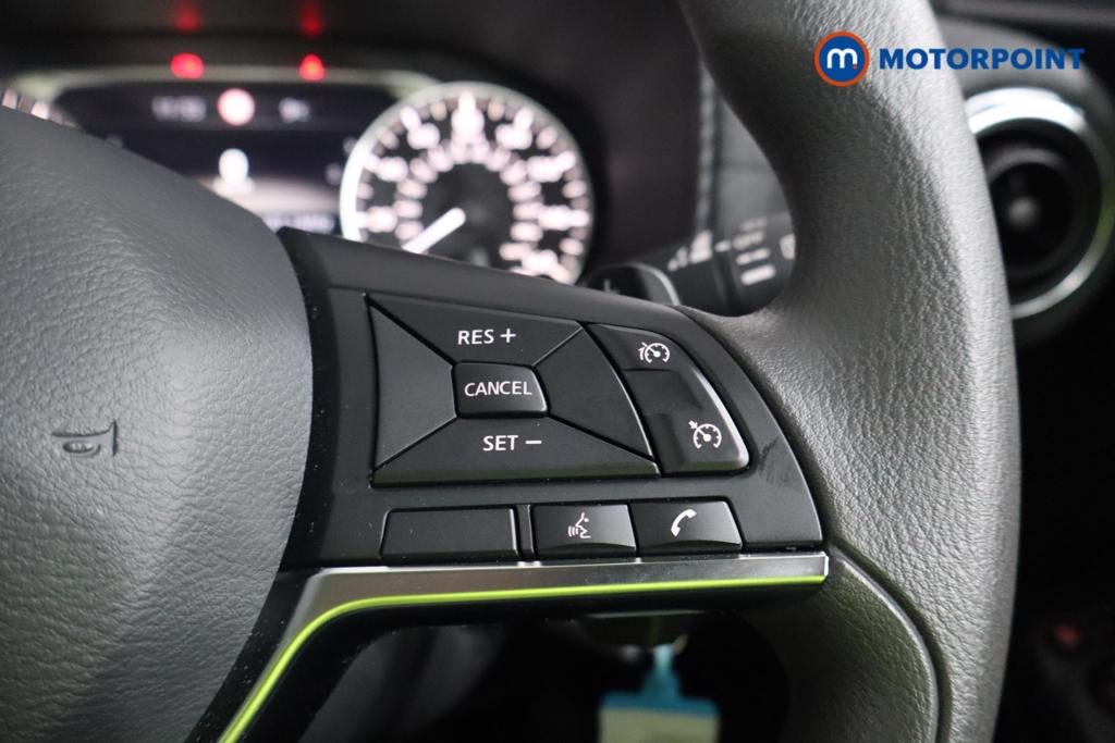 Nissan Juke Acenta Premium Automatic Petrol SUV - Stock Number (1598629) - 8th supplementary image