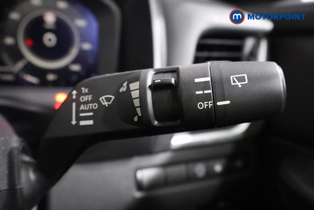 Nissan Qashqai N-Connecta Manual Petrol SUV - Stock Number (1598633) - 9th supplementary image