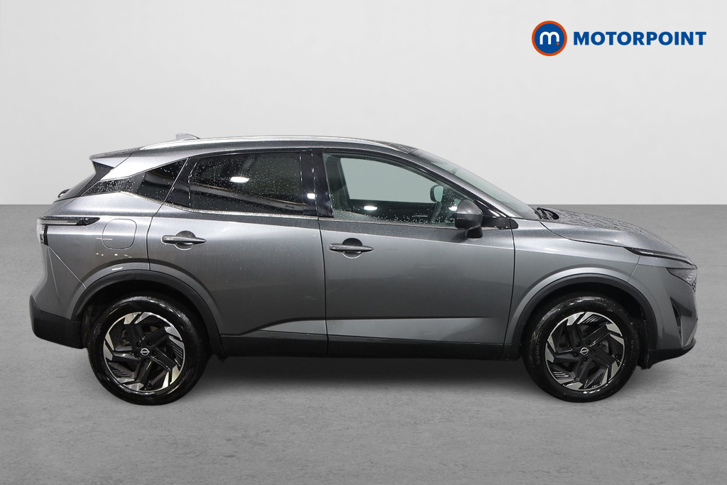 Nissan Qashqai N-Connecta Manual Petrol SUV - Stock Number (1598633) - Drivers side