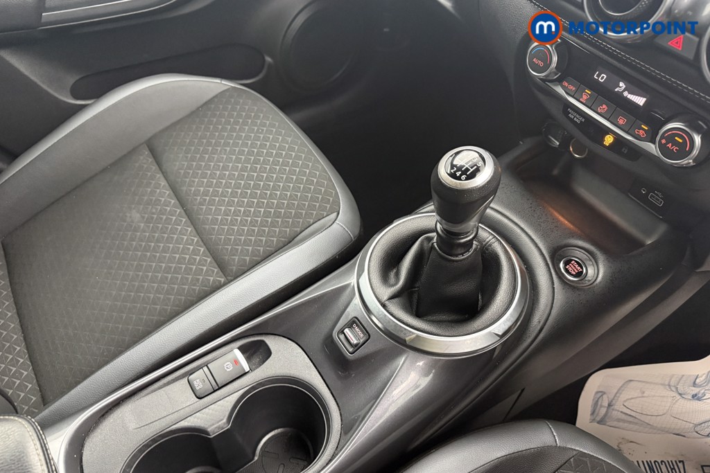 Nissan Juke N-Connecta Manual Petrol SUV - Stock Number (1598687) - 11th supplementary image
