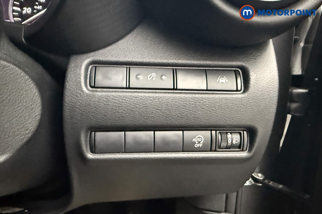 Nissan Juke N-Connecta Manual Petrol SUV - Stock Number (1598687) - 12th supplementary image