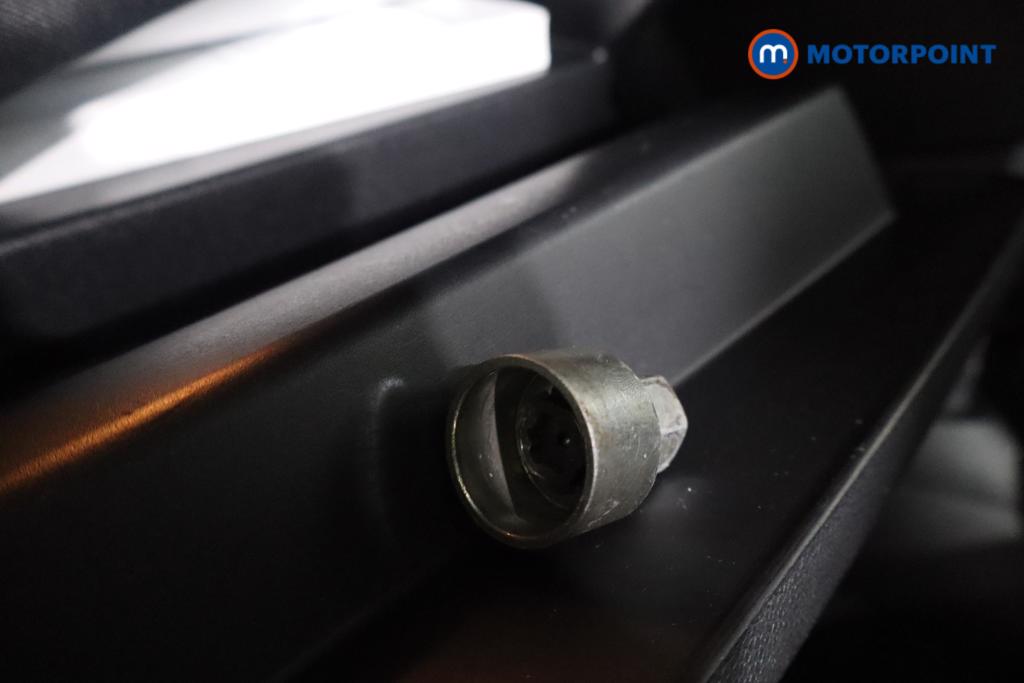 Mini Hatchback Cooper Classic Manual Petrol Hatchback - Stock Number (1599150) - 13th supplementary image