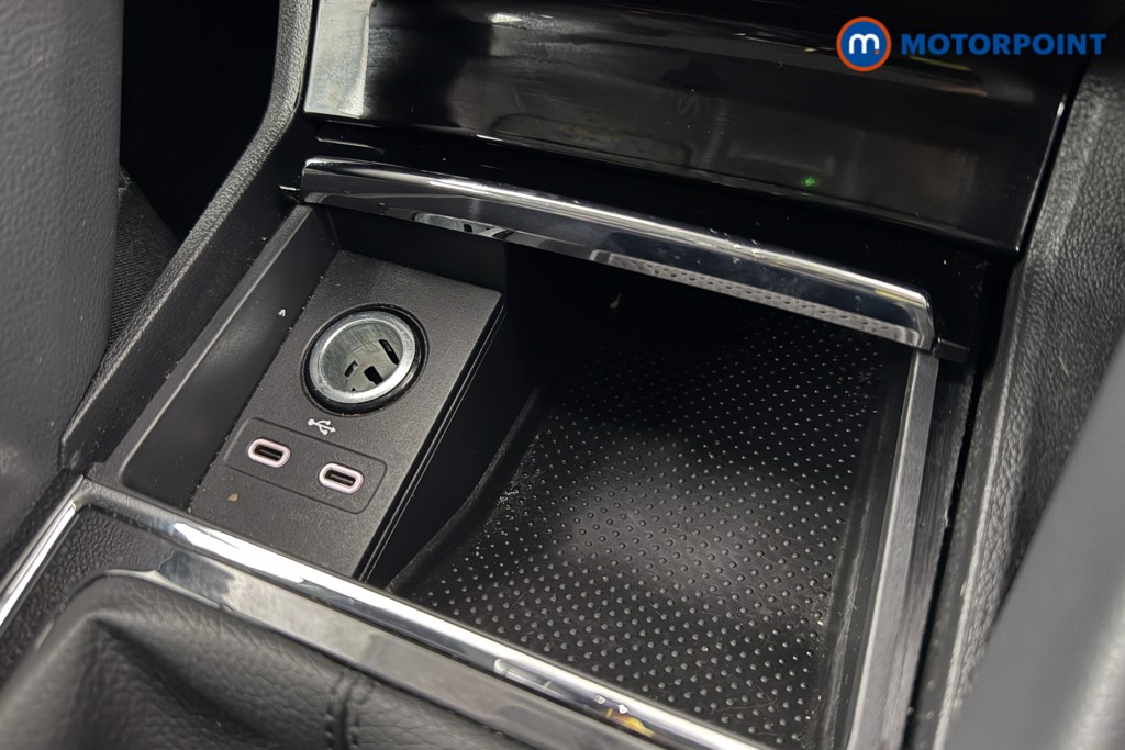 Skoda Karoq Se Drive Manual Petrol SUV - Stock Number (1599354) - 12th supplementary image