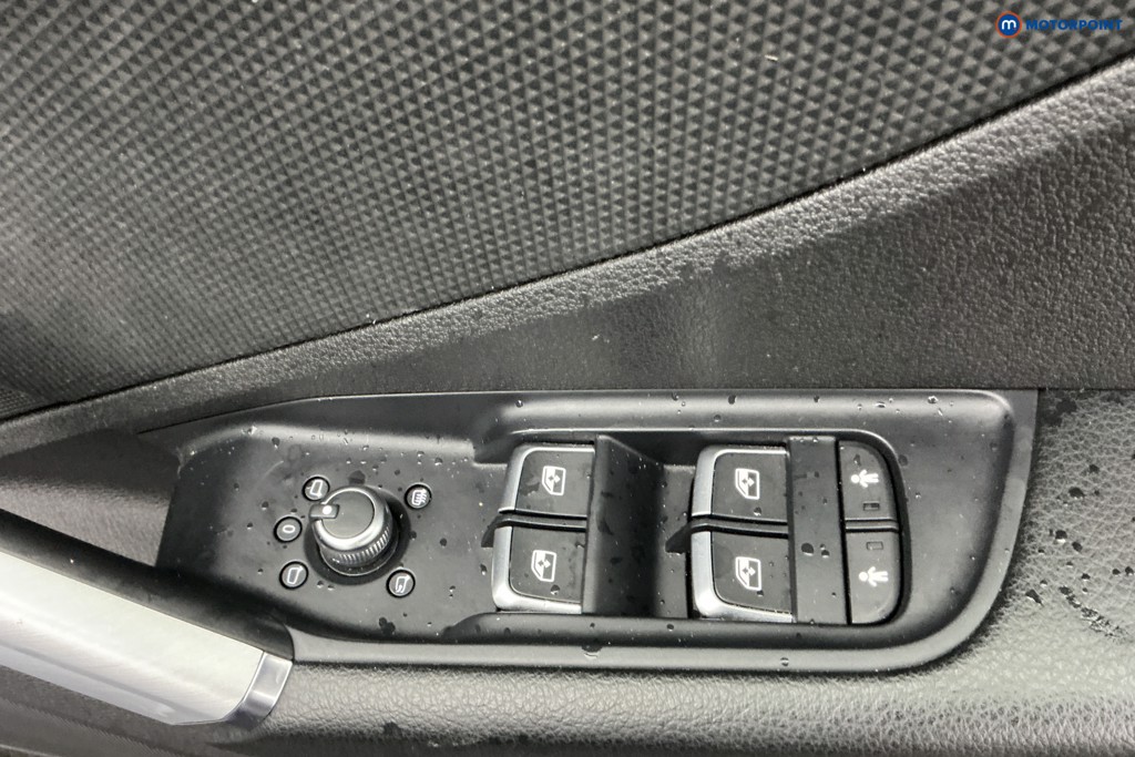 Audi Q2 S Line Automatic Petrol SUV - Stock Number (1599967) - 32nd supplementary image