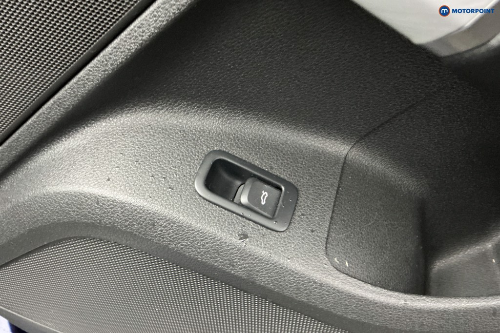 Audi Q2 S Line Automatic Petrol SUV - Stock Number (1599967) - 33rd supplementary image