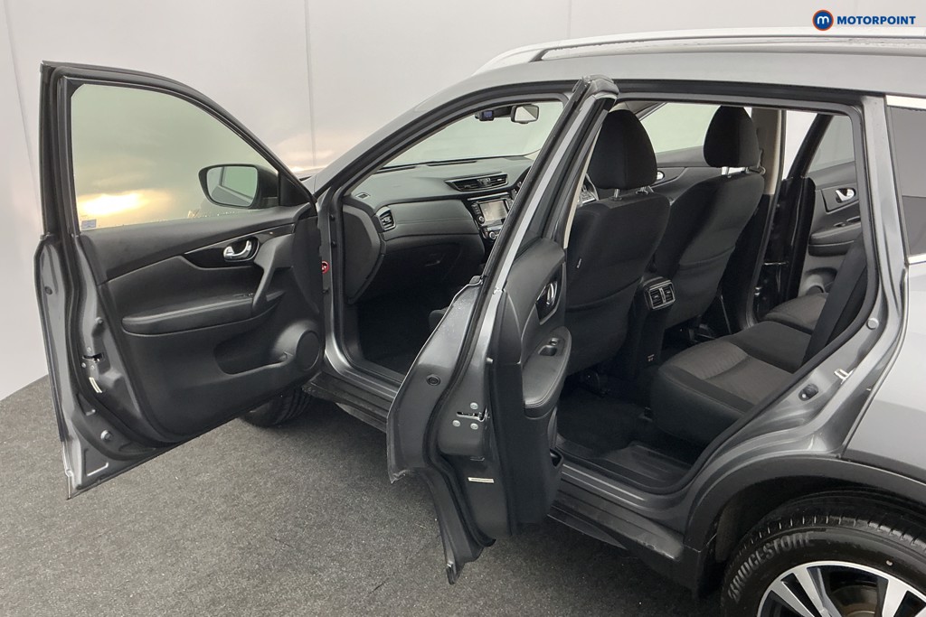 Nissan X-Trail N-Connecta Automatic Petrol SUV - Stock Number (1600353) - 5th supplementary image
