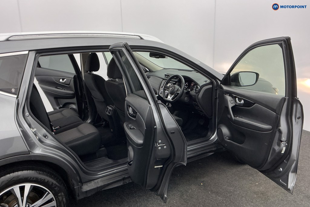 Nissan X-Trail N-Connecta Automatic Petrol SUV - Stock Number (1600353) - 6th supplementary image
