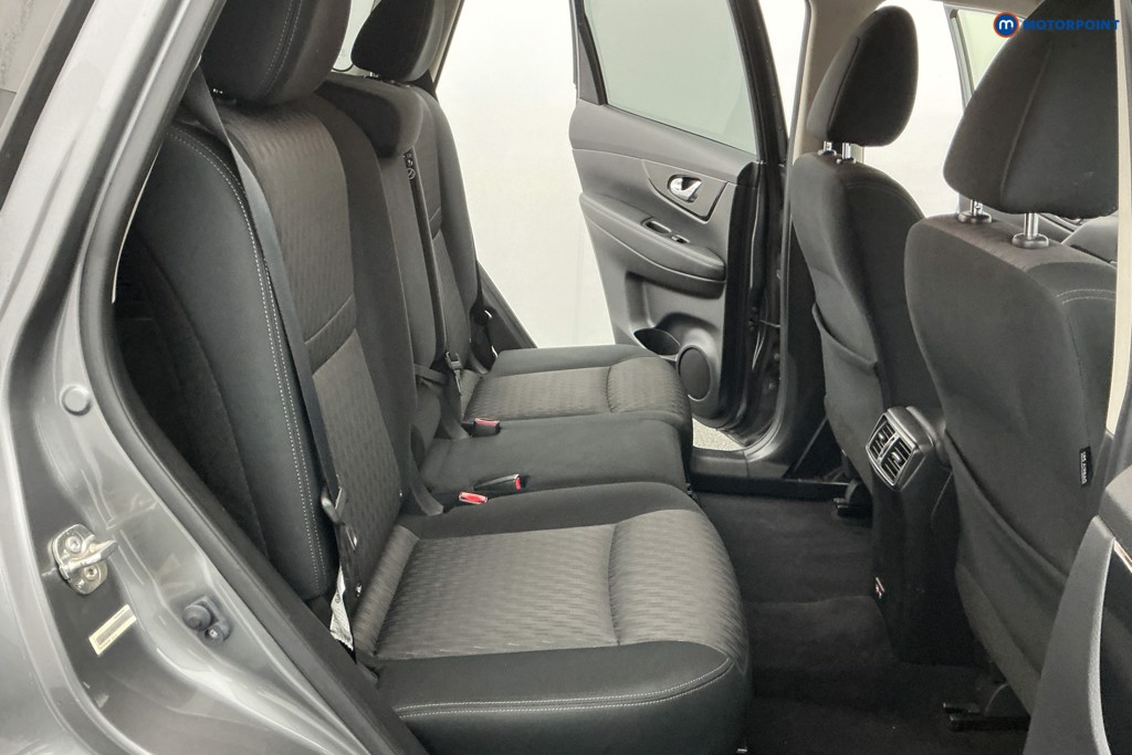 Nissan X-Trail N-Connecta Automatic Petrol SUV - Stock Number (1600353) - 7th supplementary image