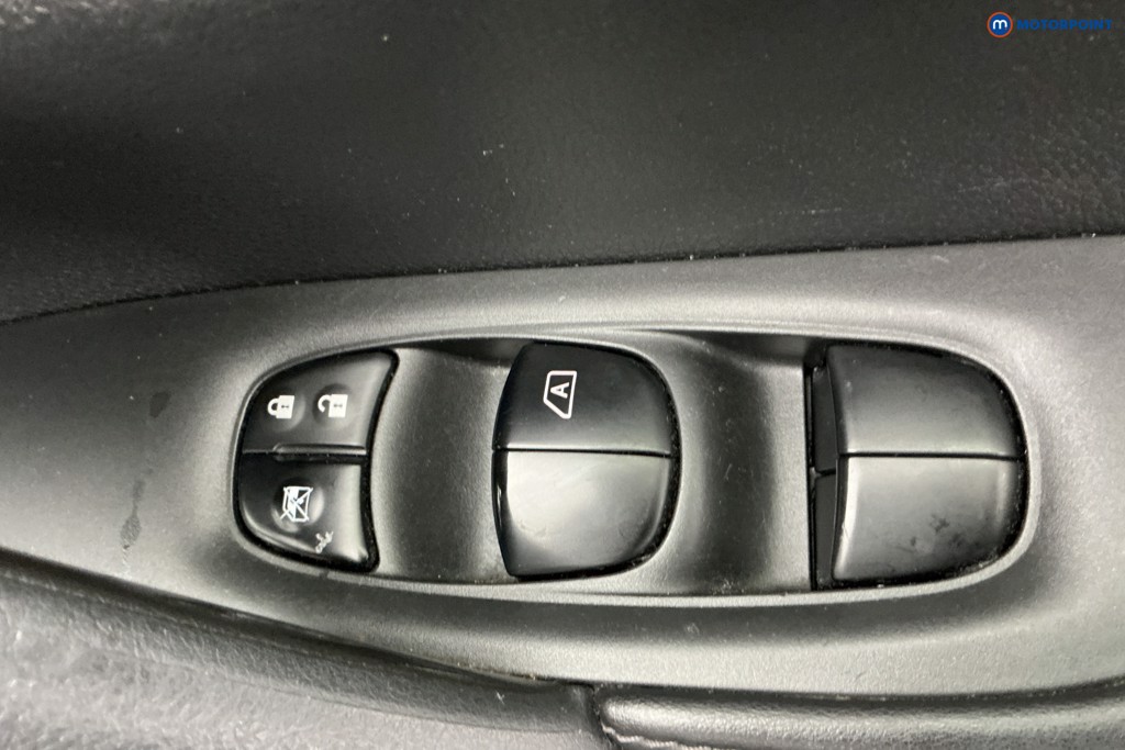 Nissan X-Trail N-Connecta Automatic Petrol SUV - Stock Number (1600353) - 32nd supplementary image