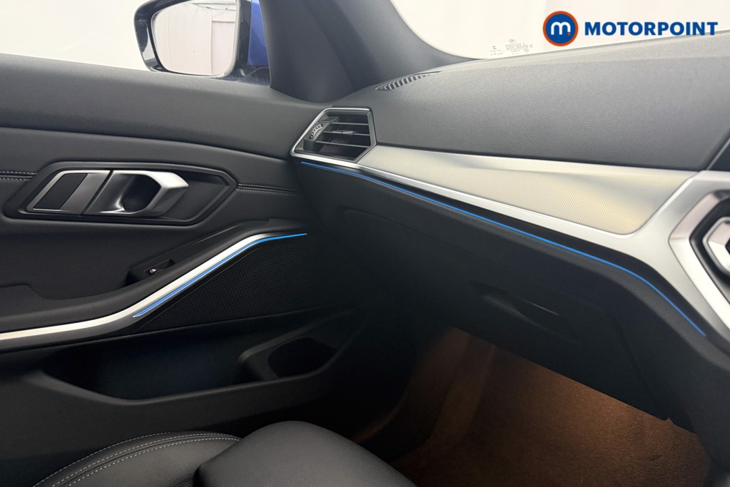 BMW 3 Series M Sport Automatic Petrol Plug-In Hybrid Saloon - Stock Number (1602321) - 17th supplementary image
