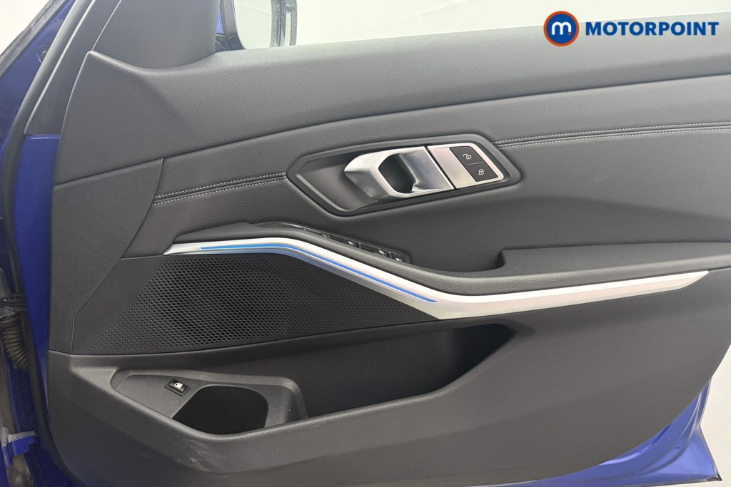 BMW 3 Series M Sport Automatic Petrol Plug-In Hybrid Saloon - Stock Number (1602321) - 19th supplementary image