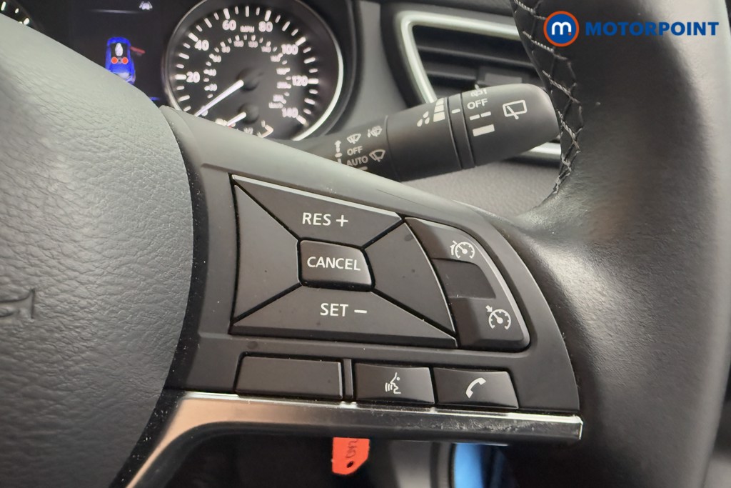 Nissan Qashqai Acenta Premium Manual Diesel SUV - Stock Number (1602614) - 5th supplementary image