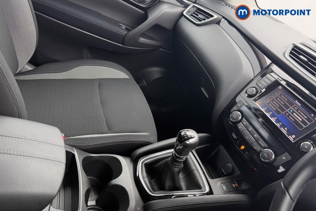 Nissan Qashqai Acenta Premium Manual Diesel SUV - Stock Number (1602614) - 15th supplementary image