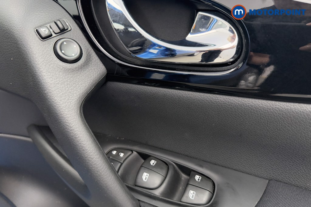 Nissan Qashqai Acenta Premium Manual Diesel SUV - Stock Number (1602614) - 19th supplementary image