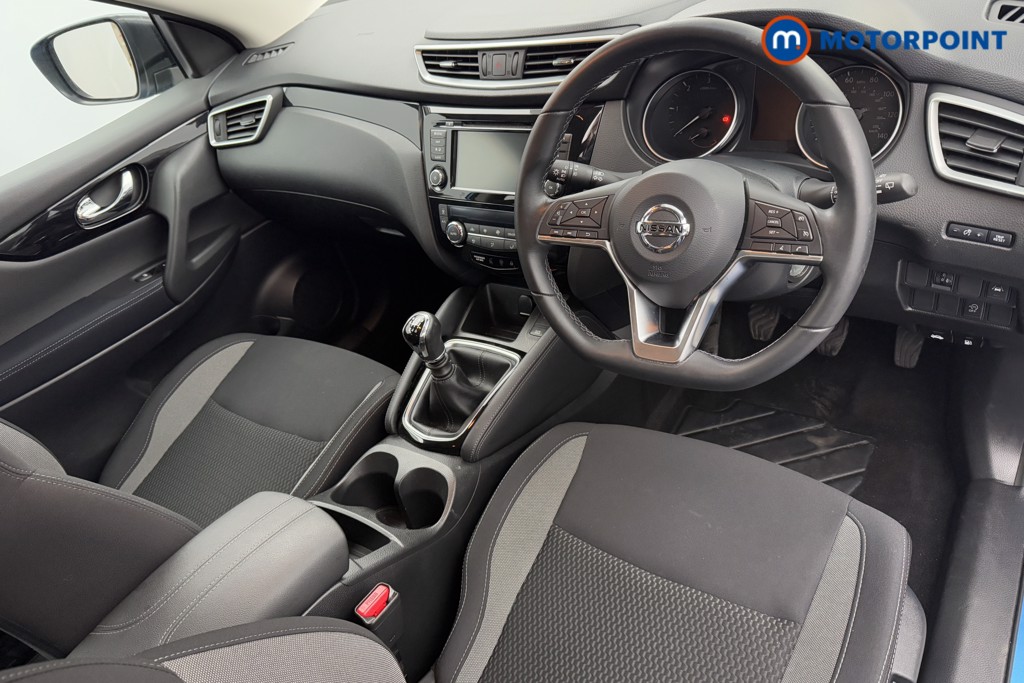 Nissan Qashqai Acenta Premium Manual Diesel SUV - Stock Number (1602614) - 1st supplementary image