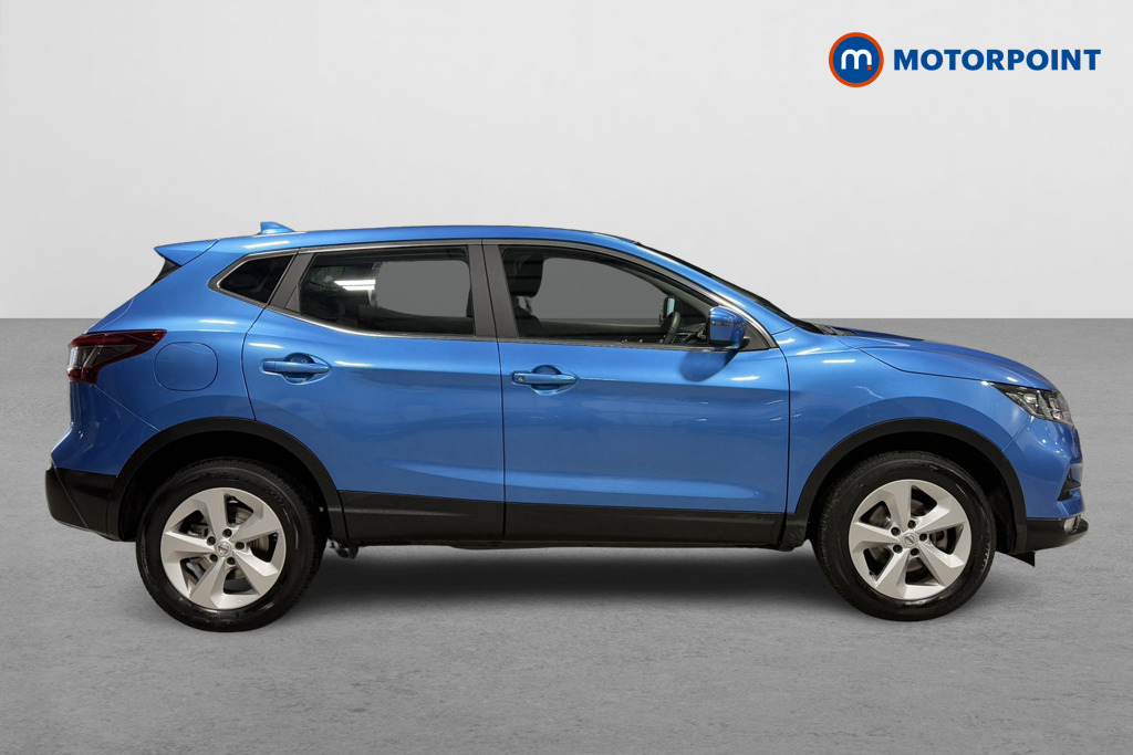 Nissan Qashqai Acenta Premium Manual Diesel SUV - Stock Number (1602614) - Drivers side